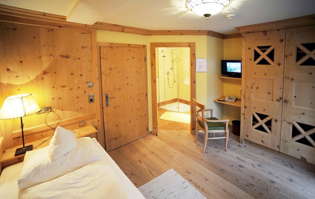 טוקס Thermal-Badhotel Kirchler חדר תמונה