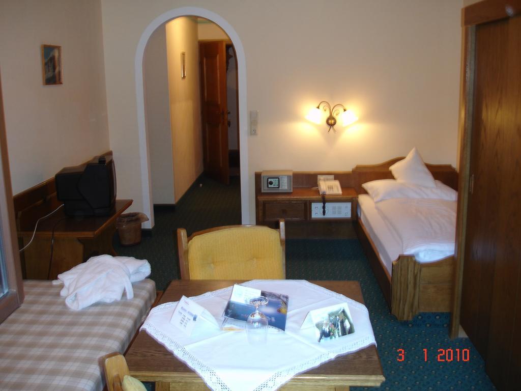 טוקס Thermal-Badhotel Kirchler חדר תמונה