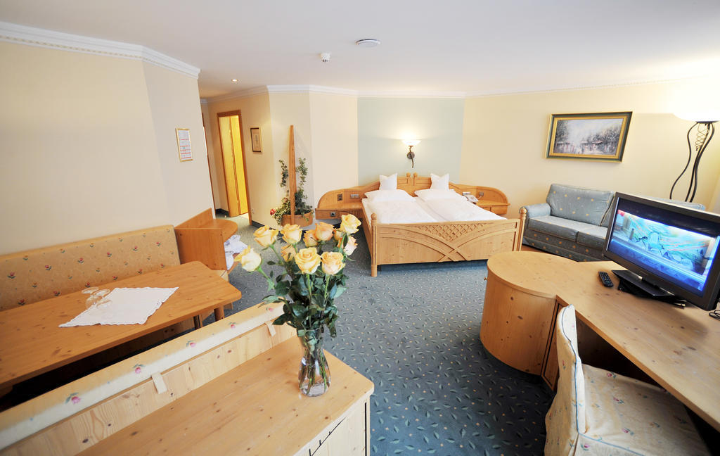 טוקס Thermal-Badhotel Kirchler חדר תמונה