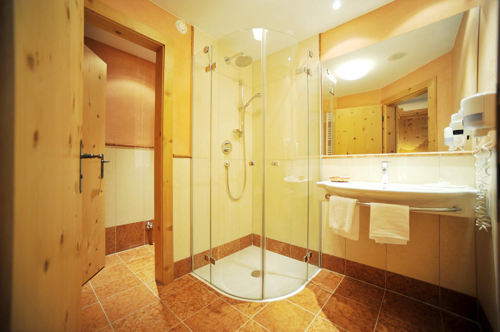 טוקס Thermal-Badhotel Kirchler חדר תמונה