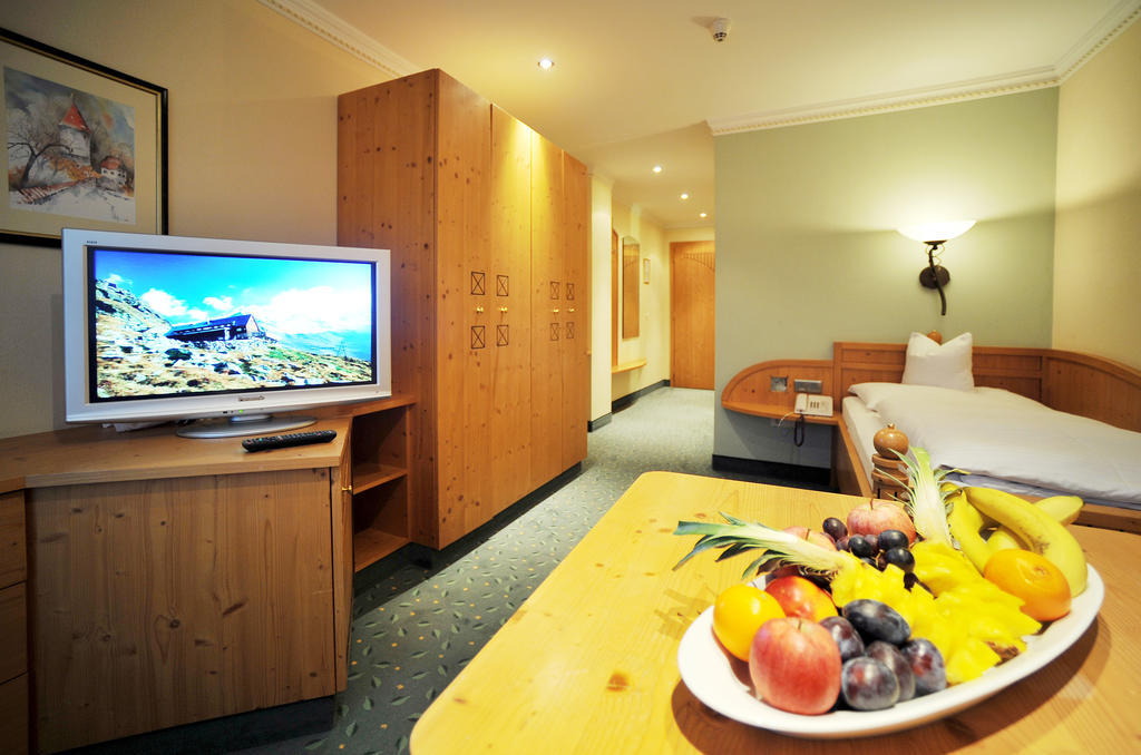 טוקס Thermal-Badhotel Kirchler חדר תמונה