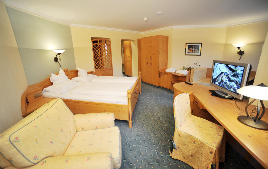 טוקס Thermal-Badhotel Kirchler חדר תמונה